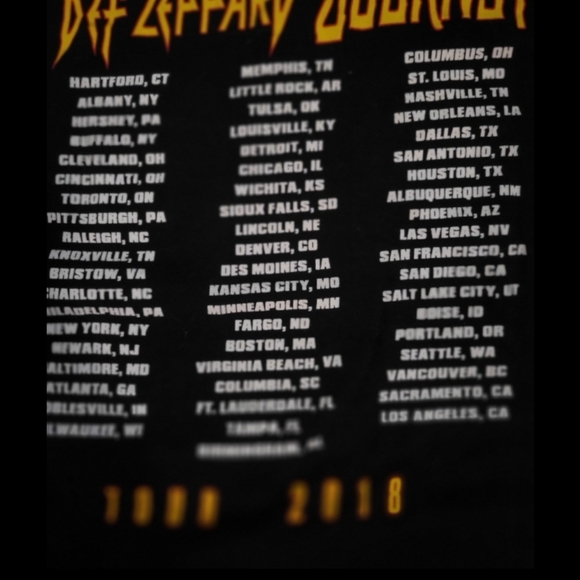 RARE Def Leppard and Journey 2018 Concert Tour Band T-shirt - Picture 5 of 5